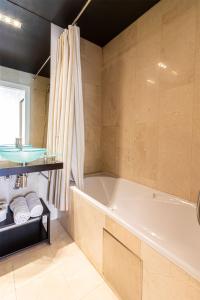 Exclusive Chiado Deluxe, elegant & spacious 3 BR