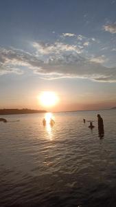 Ilhabela 2 azul Praia do Julião suíte a 70 m da areia
