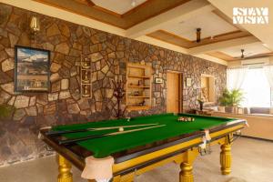 StayVistas Bagaan Farm Stay - 4BHK Pet-Friendly Villa with Home Theatre