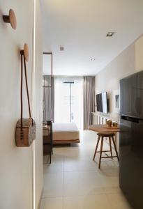 Velea@Rose Apple Square