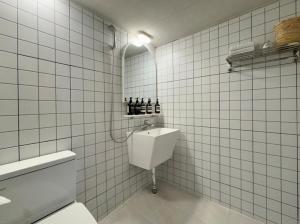 Private Hanok Gyeongbok 2min with Yard 2BR2BA 3beds 5guest LP beam