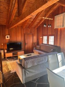 Chalet à Savièse en bordure de forêt