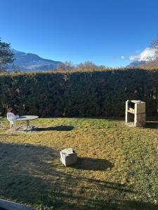 Chalet à Savièse en bordure de forêt