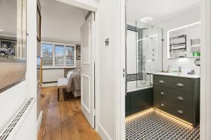 Stunning Flat in Chelsea, Kings Road with Balcony