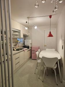 룰루스테이 홍제