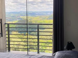 Casa na montanha com bela vista e pôr do sol