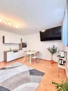 Flower House - Souterrain with Garden