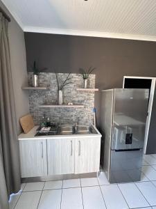 Adventure Apartment - Addo Elephant Park South Entrance only 5km