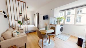 studio centre Bruxelles avec grand balcon pour 2personnes