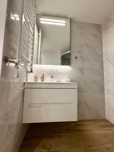 Iren Victioria Gardens Apartment