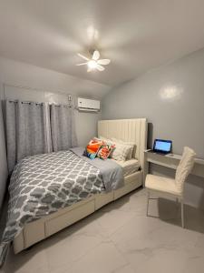 2 Bedroom Townhouse with Netflix Near Toril Bago Ulas Parking Instructions in Photos
