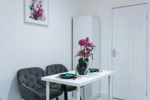 TOS Luxury Apartment Modern Private Studio