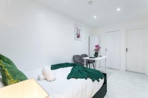 TOS Luxury Apartment Modern Private Studio