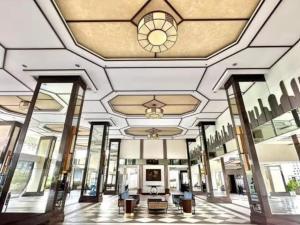 Torre DeManila TaftAvenue KingBed1bedroomBalcony 65InchesTV Rooftop Viewing LunetaPark ManilaOcean ManilaBay US Embassy