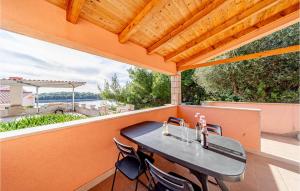 2 Bedroom Beautiful Apartment In Karbuni