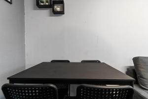 Spacious Quiet - 1 Bedroom Flat