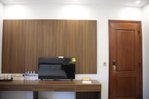 Tea Hotel by Chien Hao