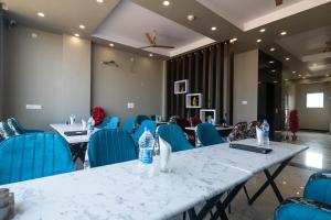 Hotel Raaz and Family Restaurant