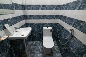 Hotel Raaz and Family Restaurant