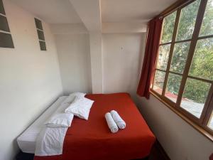 Spacious Apartment with 2 Bathrooms Near Main Square