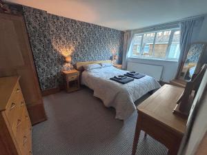 Top Booked Alpaca & Nature Retreat with a Hot Tub in Wimborne Dorset