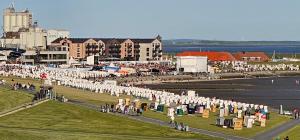 Golden-Pearl mit Meerblick