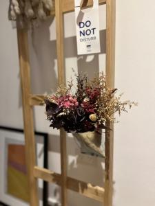 Warm, distinguished studio!