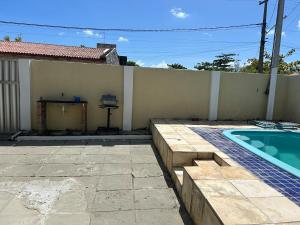 Casa ampla e completa a poucos passos da praia!