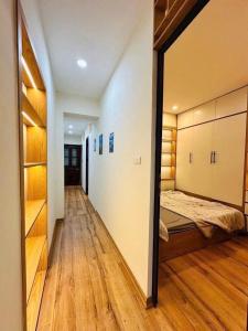 Calm Central Apartment