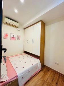 Calm Central Apartment