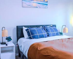 4BR Modern Family Home, Spacious & Sleeps 10+