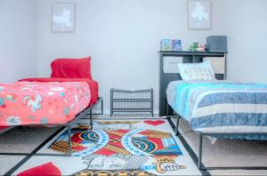 4BR Modern Family Home, Spacious & Sleeps 10+