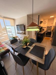 Dep full equipado en el centro de la ciudad modernidad 3 habitaciones 1 baño