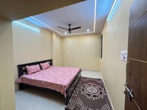 Ahmeds Guest House 3BHK Semi Furnish102
