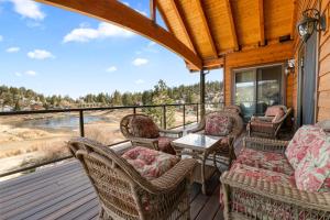 Boulder Cove։ Lakefront Estate