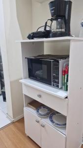 Apto Silencioso 2 quadras da praia Copacabana, próximo ao Metrô