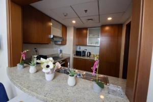 1BR with Burj Khalifa Modern Comfort
