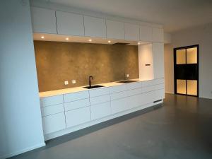 Penthouse 10 min to beach and metro