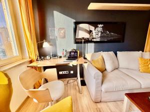 FORUM metro WiFi 1Gbs 70TV Netflix HBO AppleTV