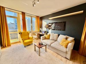 FORUM metro WiFi 1Gbs 70TV Netflix HBO AppleTV