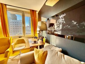 FORUM metro WiFi 1Gbs 70TV Netflix HBO AppleTV