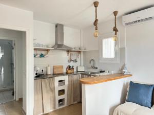 M&B blue beach 10&19