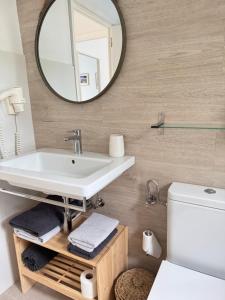 M&B blue beach 10&19