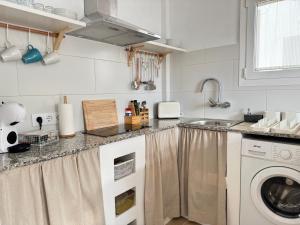 M&B blue beach 10&19