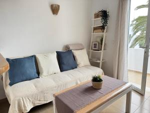 M&B blue beach 10&19