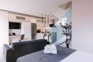 Arena & Cielo by Airnest