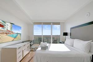 Coconut Grove Suite 20th Floor Suite with Views