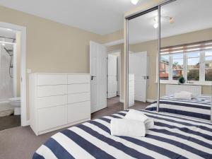 Spacious Family 3BR Near Stanmore Station- The Muse