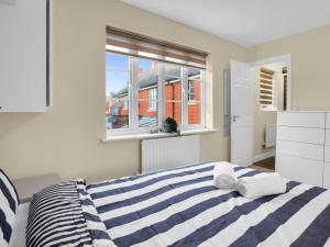 Spacious Family 3BR Near Stanmore Station- The Muse