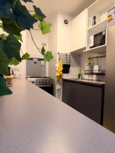 Dep con piscina - aire acondicionado-parking -wifi -3 habitaciones-1 baño